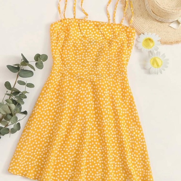 Skirts - Picture 2 of 7